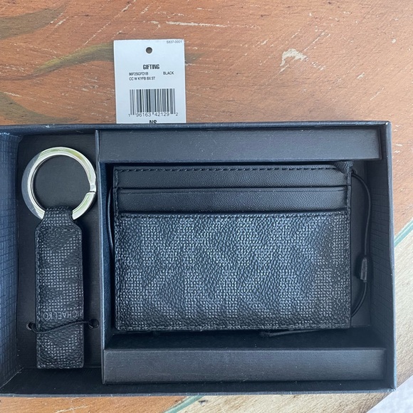 Michael Kors black card holder; NWT - Picture 2 of 5